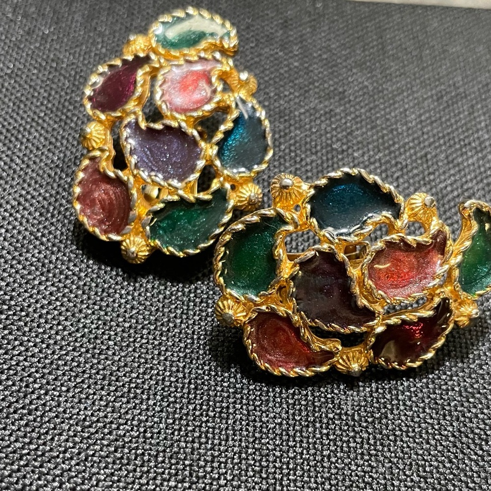 Vintage Premier Designs Gold-Tone Multicolor Enamel Cluster Clip-On Earrings 90s